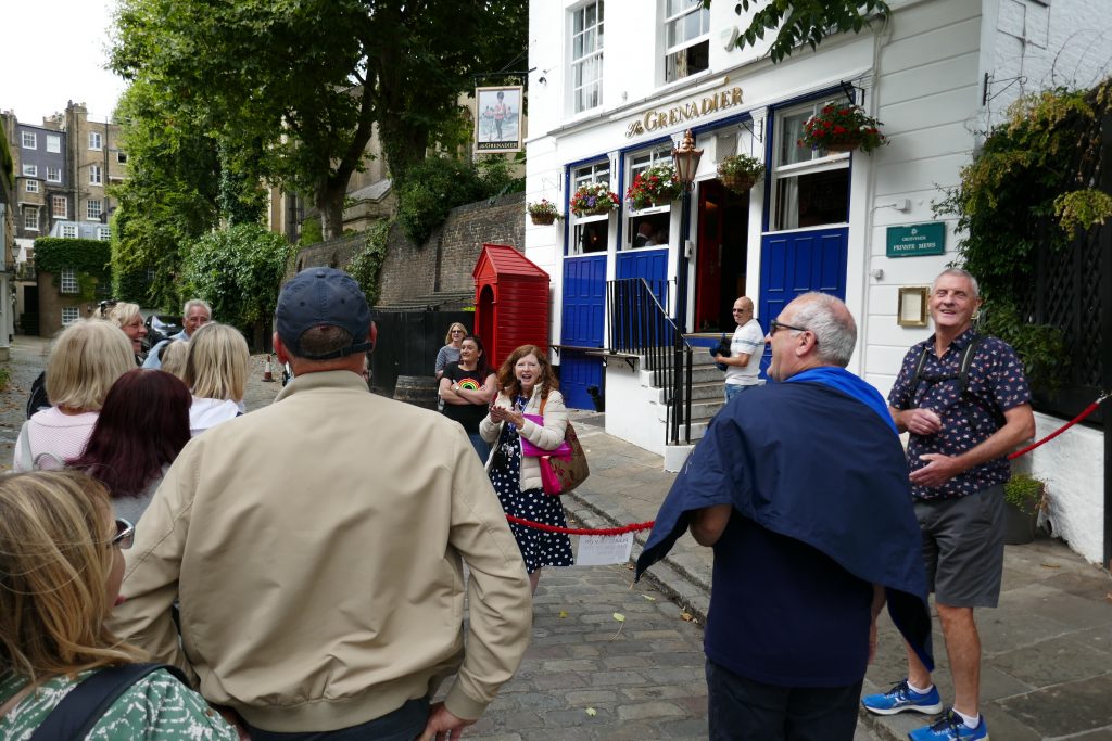 Read more about the article ROAST DINNER WALKS: Squares, Stucco and Scandal walking tour